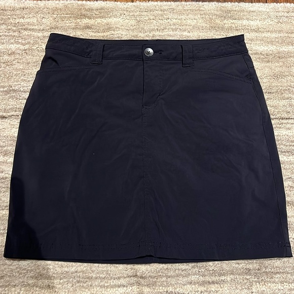 EUC Eddie Bauer Black Travex Adventurer Skort Size 2 - Picture 1 of 5
